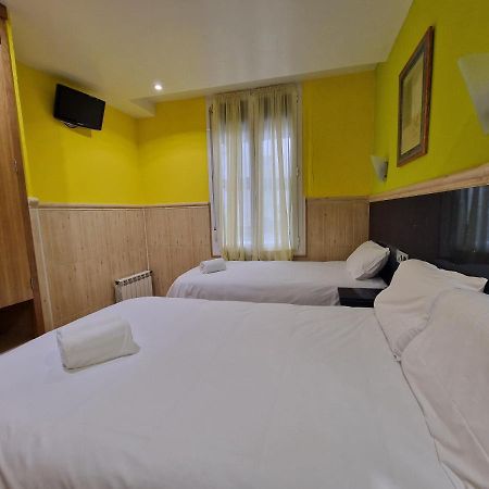 Pension Izar Bat Guesthouse San Sebastian Luaran gambar