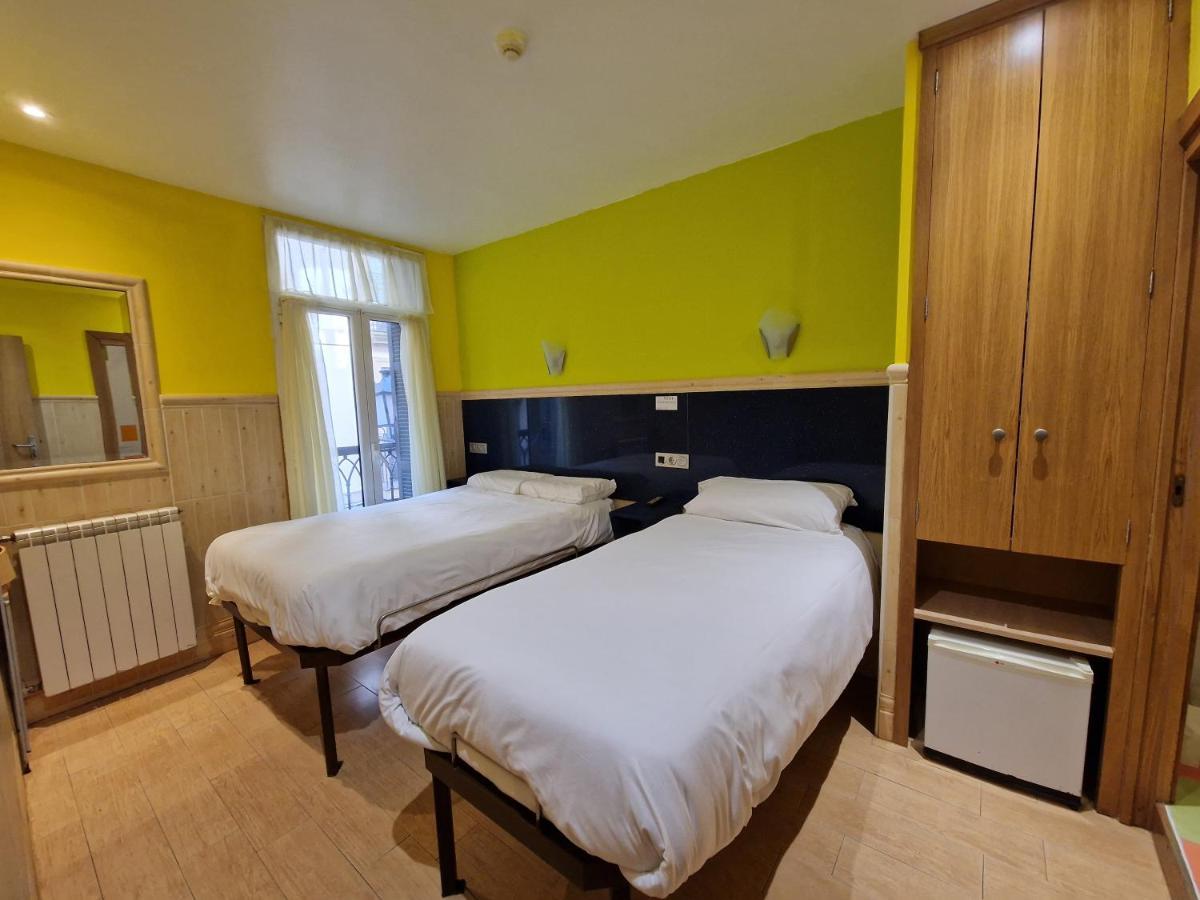 Pension Izar Bat Guesthouse San Sebastian Luaran gambar